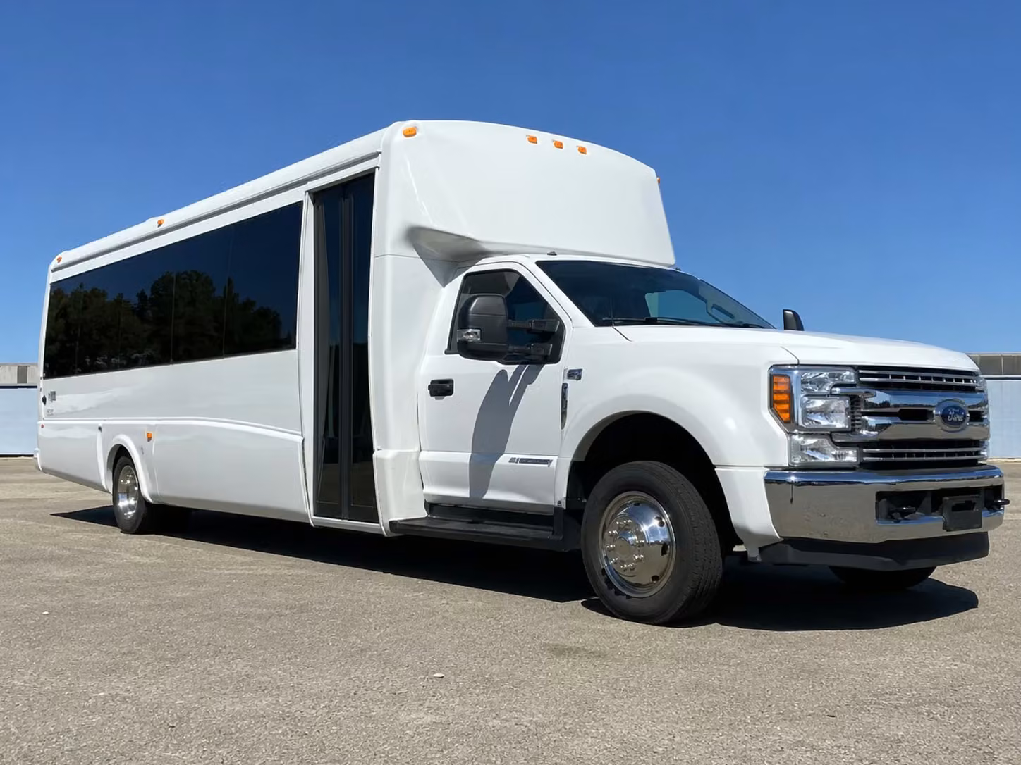corpus christi 15 passenger minibus rental