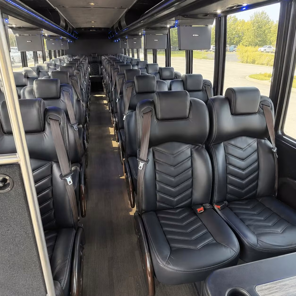 minibus rentals for small groups heading to corpus christi concerts
